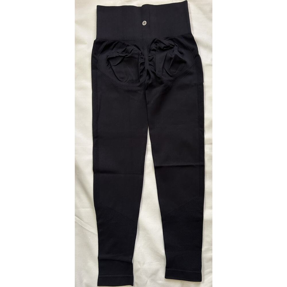 Halara NWOT Women's High Waisted Seamless Butt Cinched Leggings Black Size Small